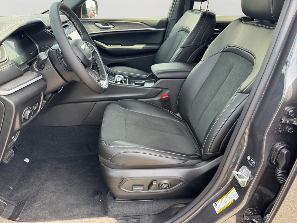 2026 Jeep Grand Cherokee Altitude