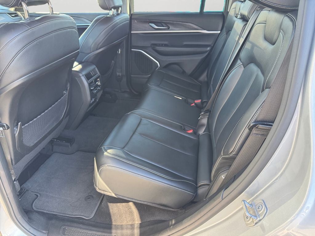 2022 Jeep Grand Cherokee Limited w/ Blindspot Monitor