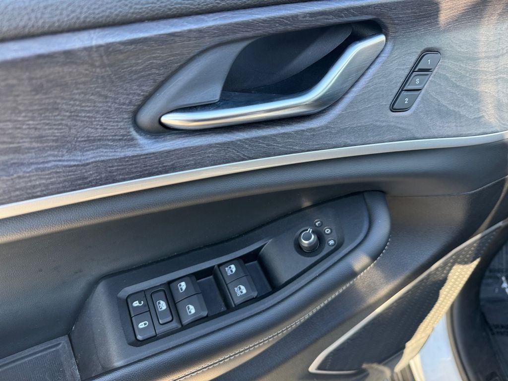 2022 Jeep Grand Cherokee Limited w/ Blindspot Monitor