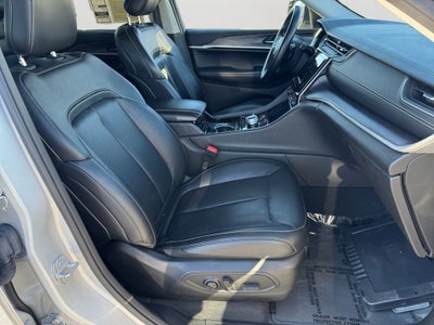 2022 Jeep Grand Cherokee Limited w/ Blindspot Monitor