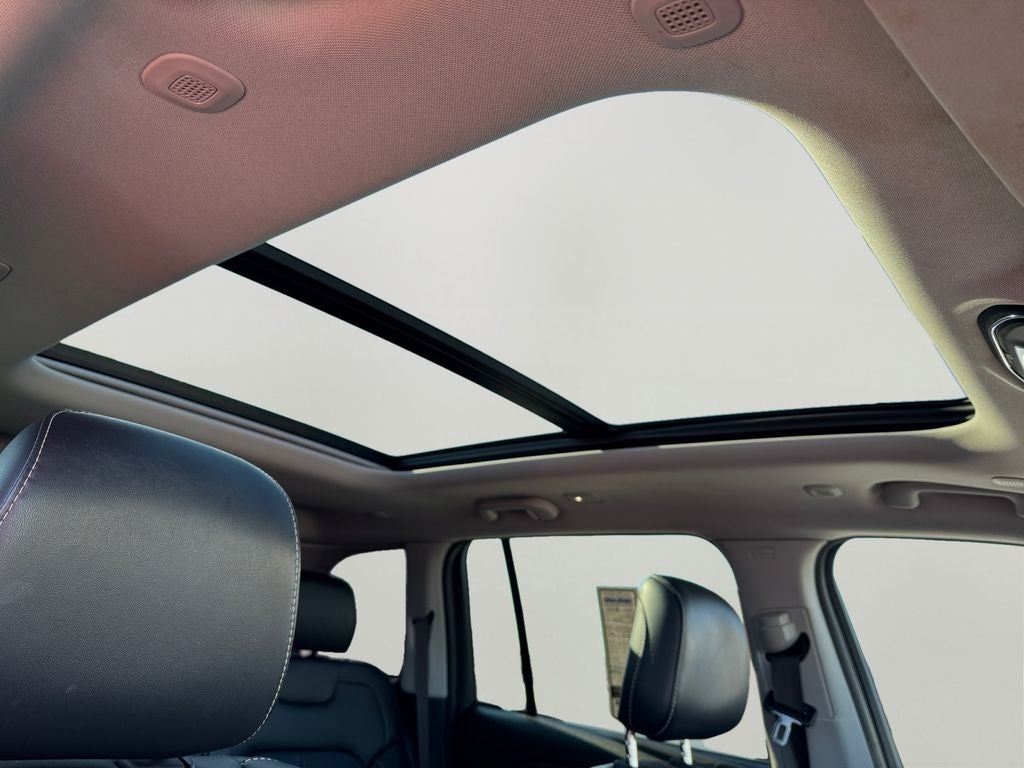 2022 Jeep Grand Cherokee 4xe w/ PANARAMIC SUNROOF