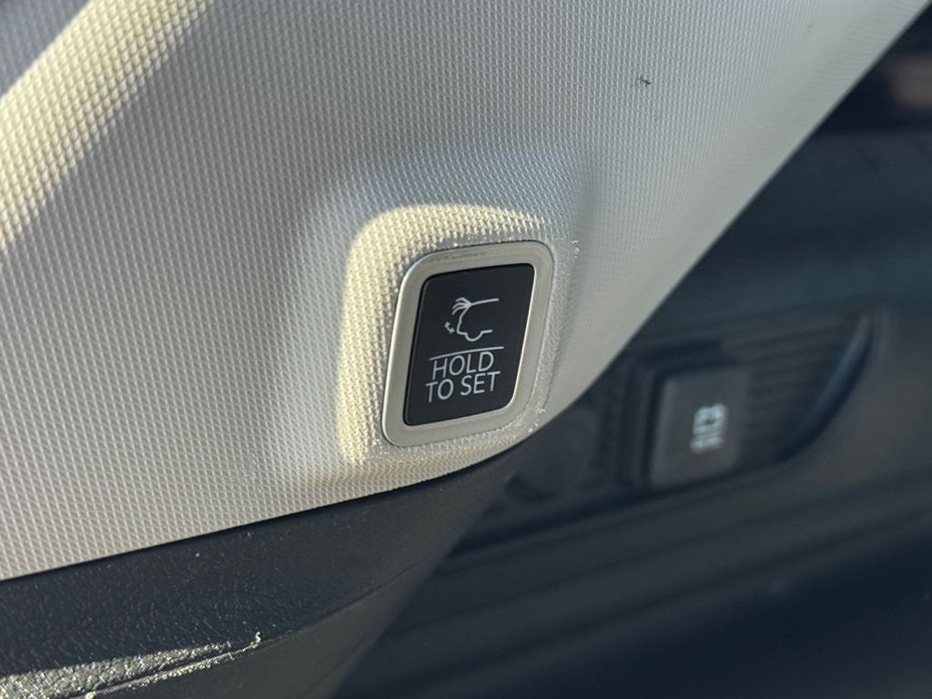 2022 Jeep Grand Cherokee 4xe w/ PANARAMIC SUNROOF