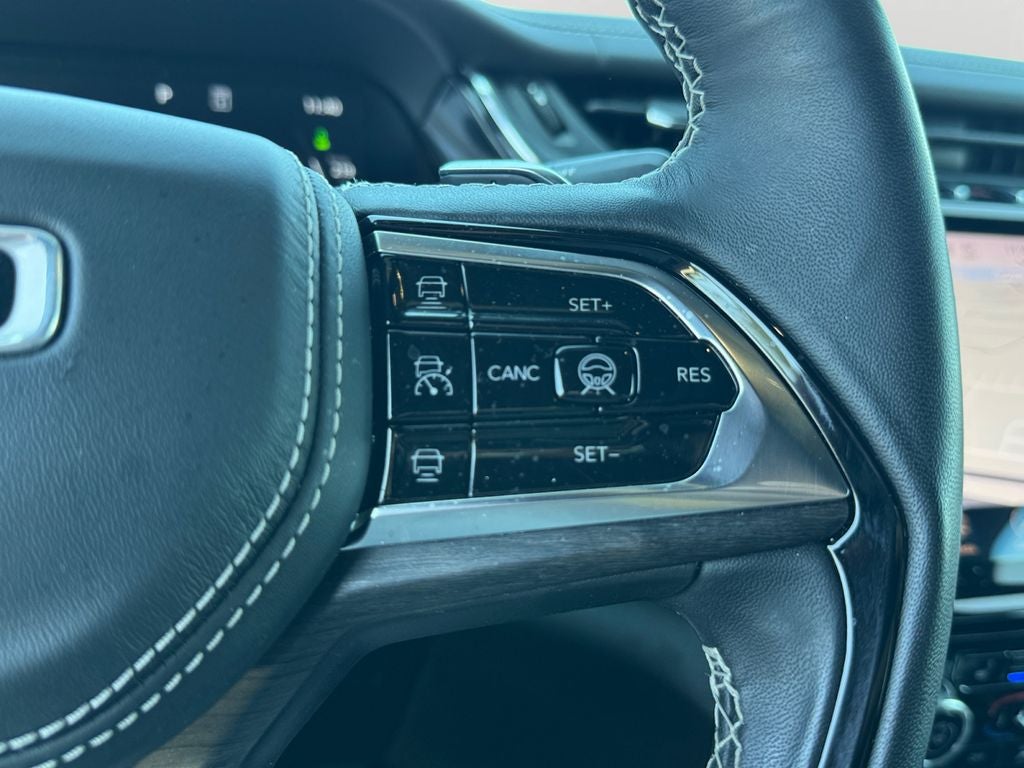2023 Jeep Grand Cherokee Overland 4xe w/Heads Up Display