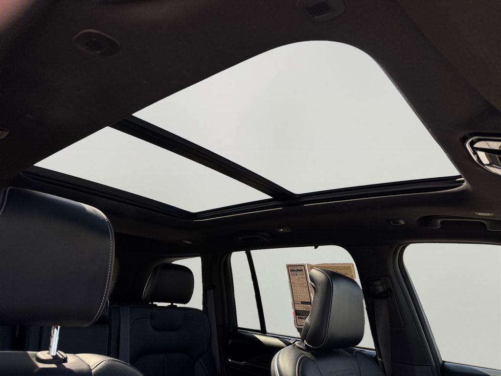 2023 Jeep Grand Cherokee Overland 4xe W/Tech pkg