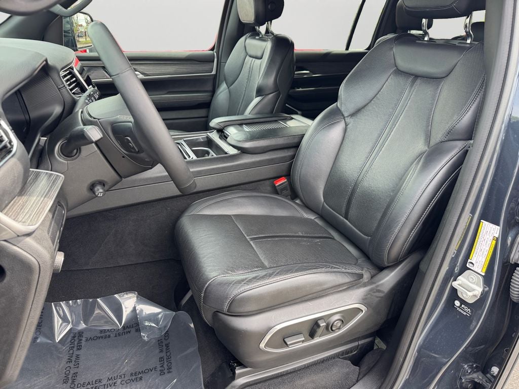 2024 Jeep Wagoneer Series II W/ Navigation