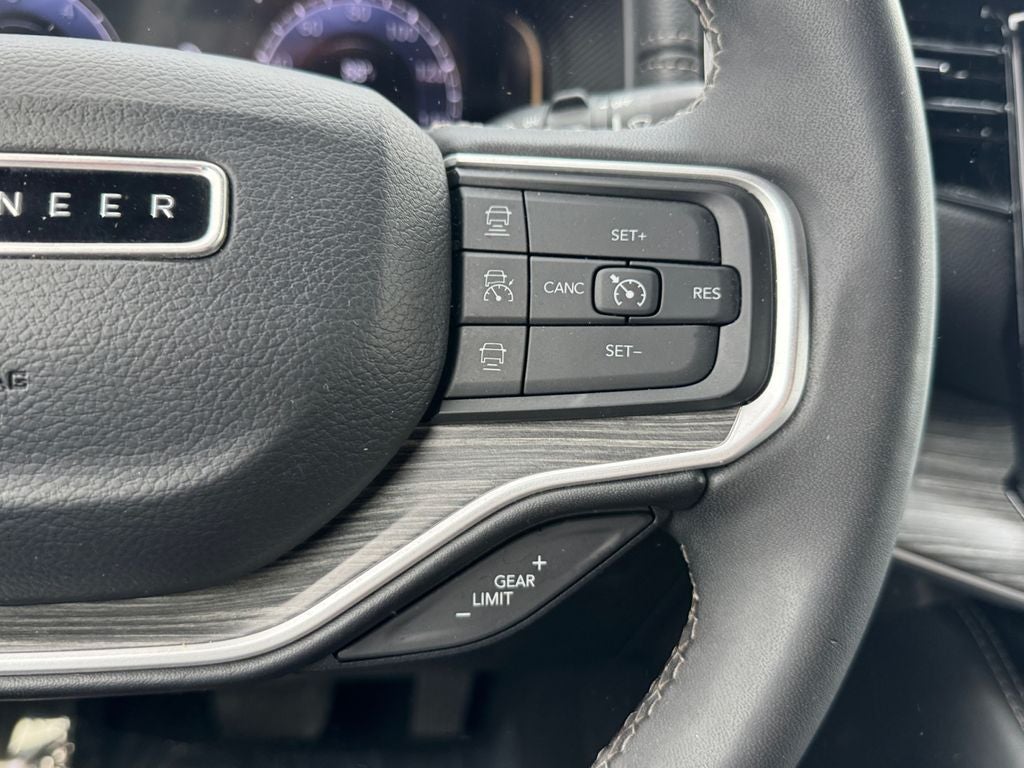 2024 Jeep Wagoneer Series II W/ Navigation