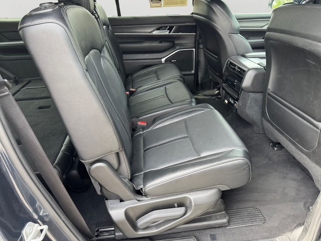 2024 Jeep Wagoneer Series II W/ Navigation