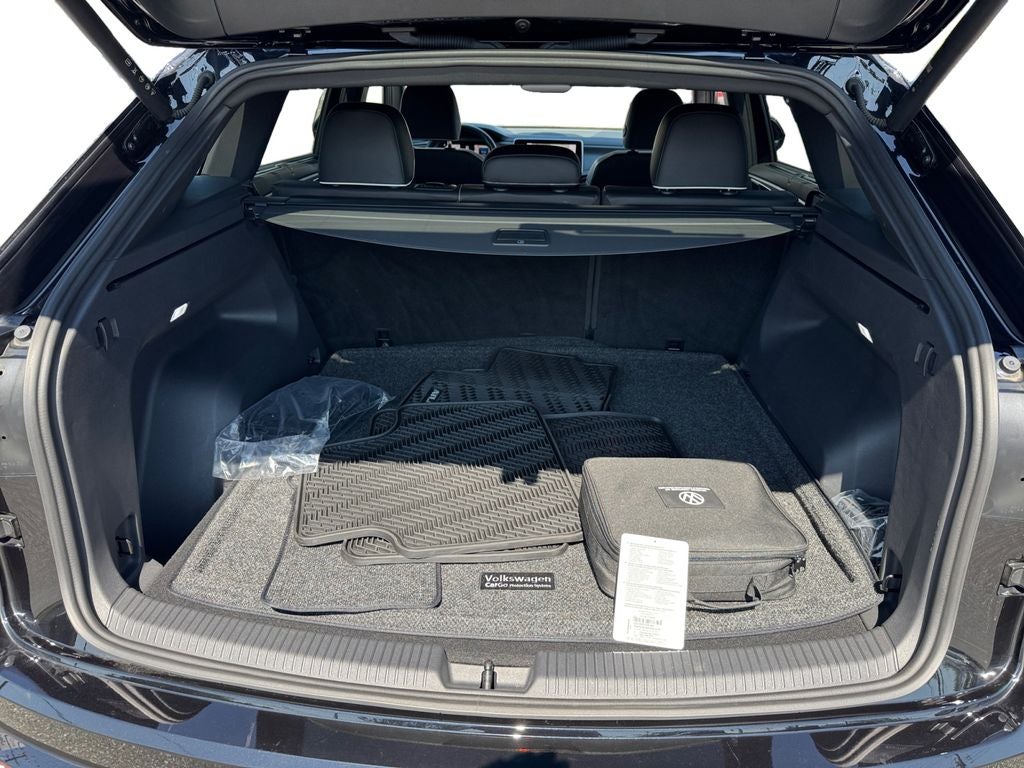 2025 Volkswagen Atlas Cross Sport 2.0T SEL Premium R-Line