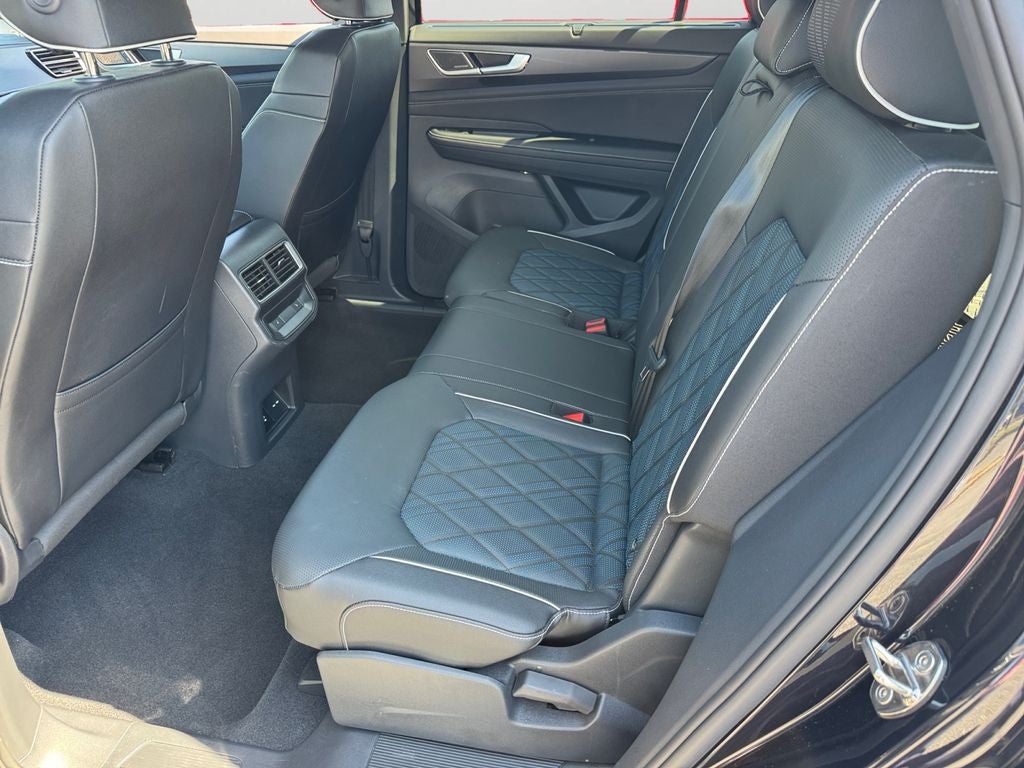 2025 Volkswagen Atlas Cross Sport 2.0T SEL Premium R-Line