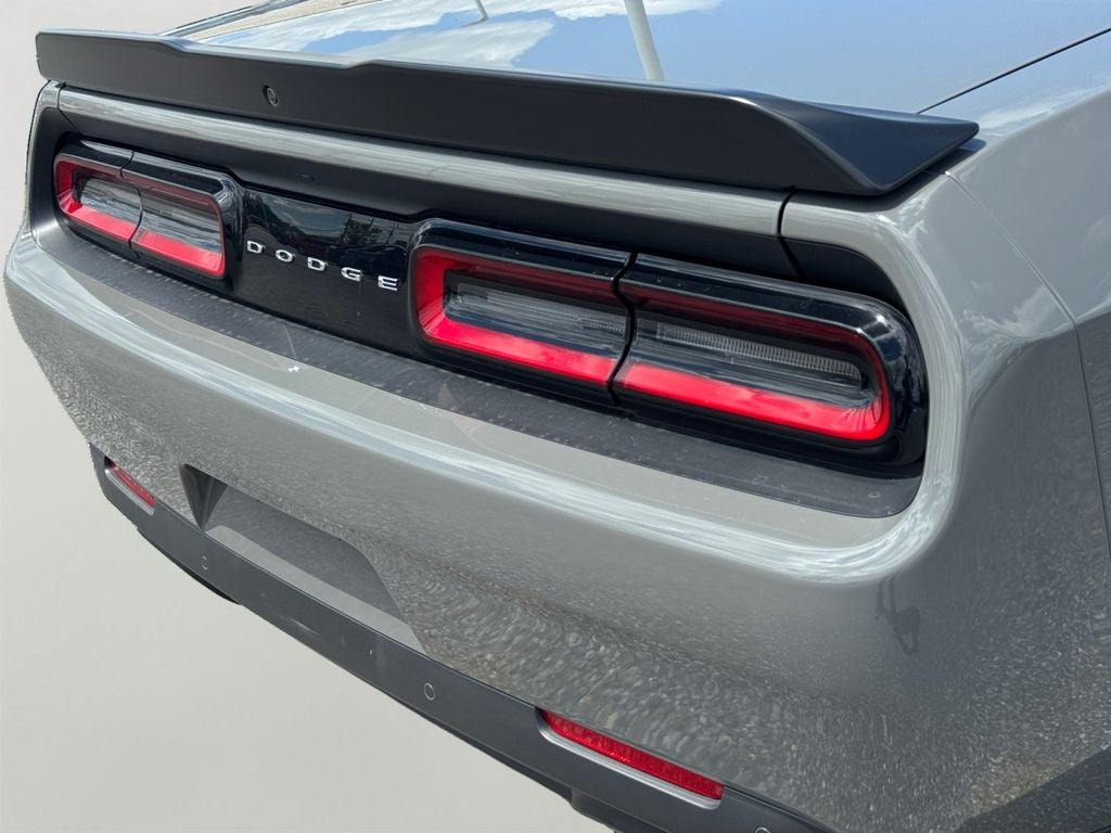 2023 Dodge Challenger R/T w/ Apple Car Play