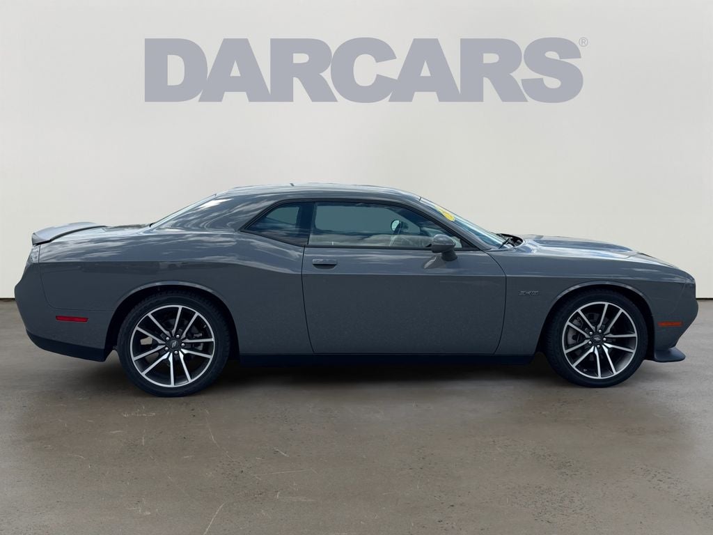 2023 Dodge Challenger R/T w/ Apple Car Play