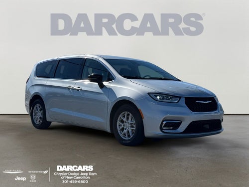 2024 Chrysler Pacifica Touring L w/ Bluetooth