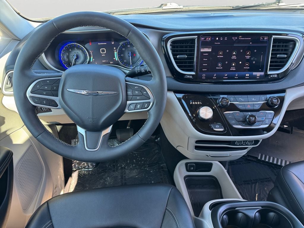 2024 Chrysler Pacifica Touring L w/ Bluetooth