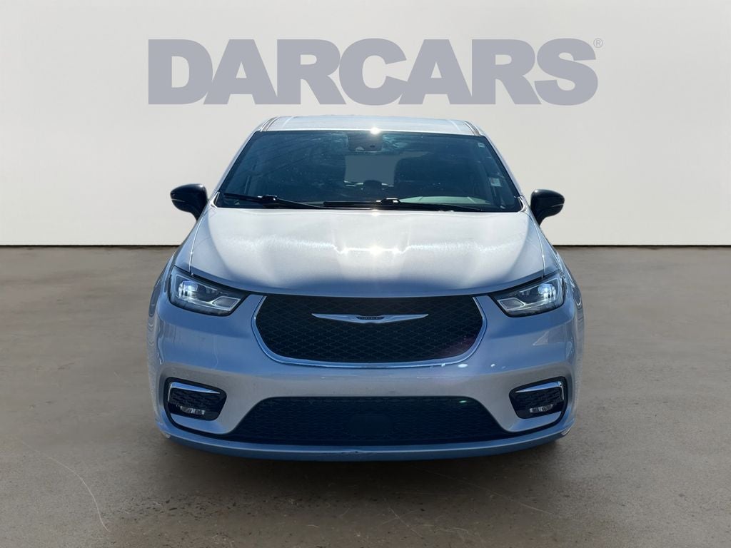 2024 Chrysler Pacifica Touring L w/ Bluetooth