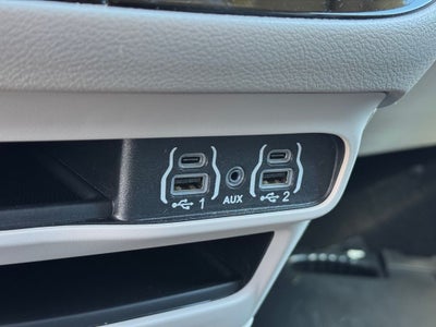 2024 Chrysler Pacifica Touring L w/ Bluetooth