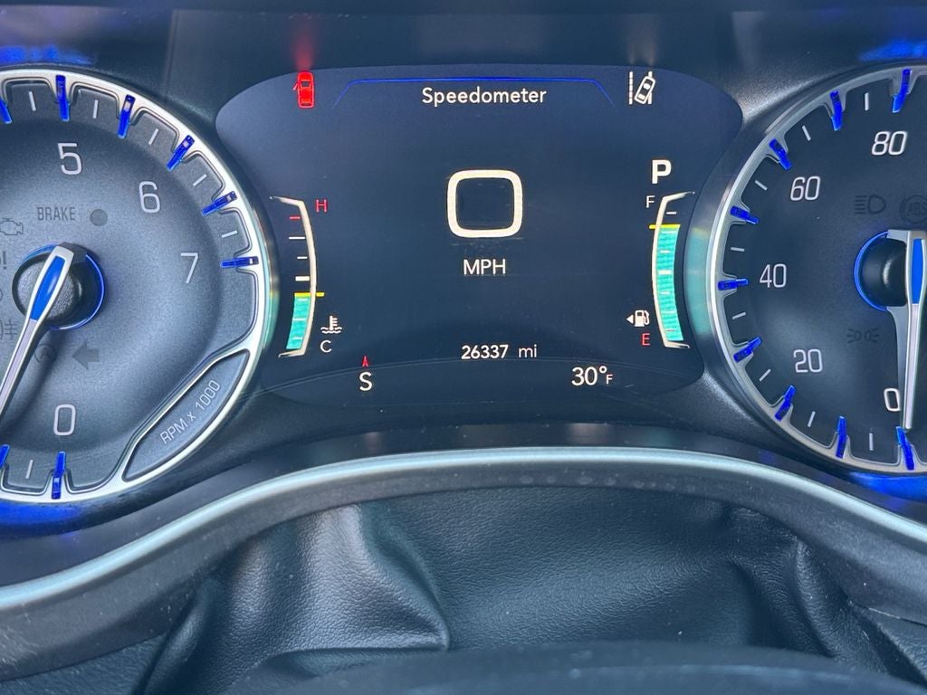 2024 Chrysler Pacifica Touring L w/ Bluetooth