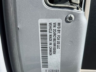 2024 Chrysler Pacifica Touring L w/ Bluetooth