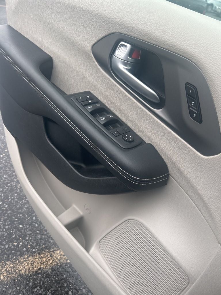 2024 Chrysler Pacifica Touring L W/ Blindspot