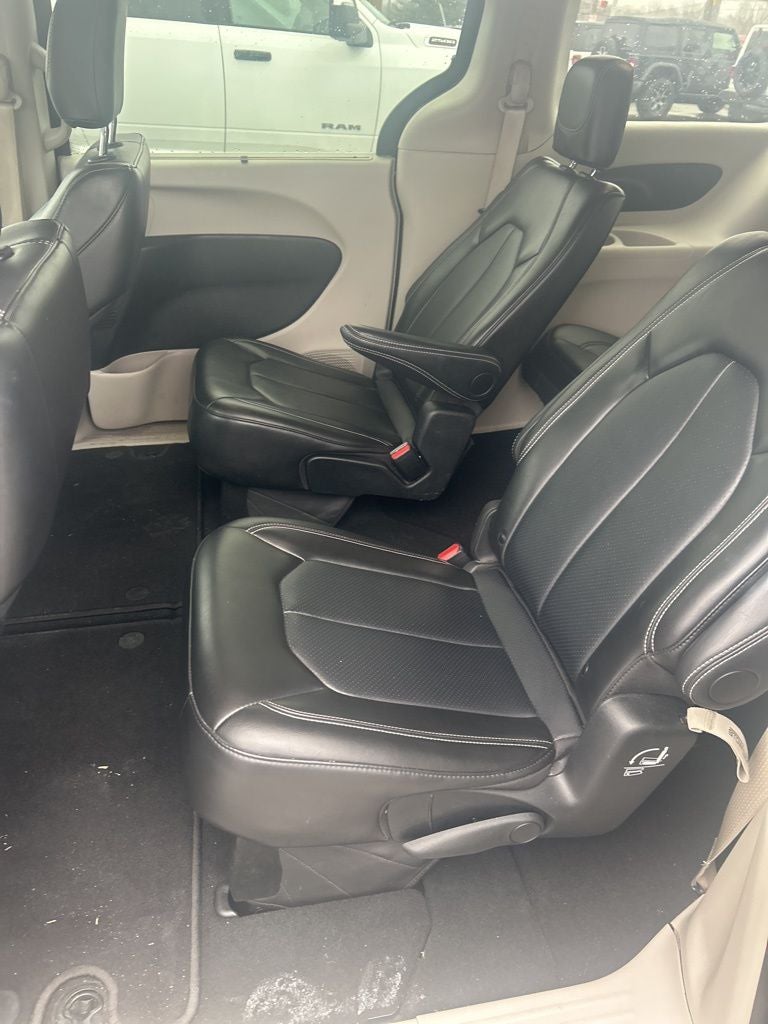 2024 Chrysler Pacifica Touring L W/ Blindspot