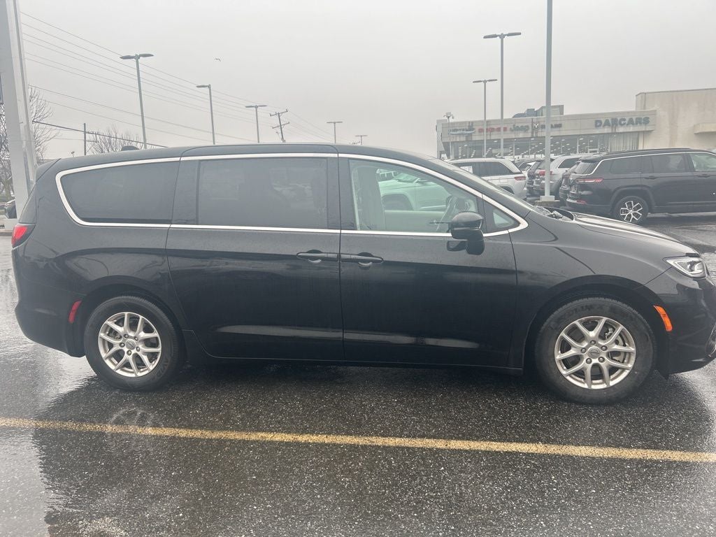 2024 Chrysler Pacifica Touring L W/ Blindspot