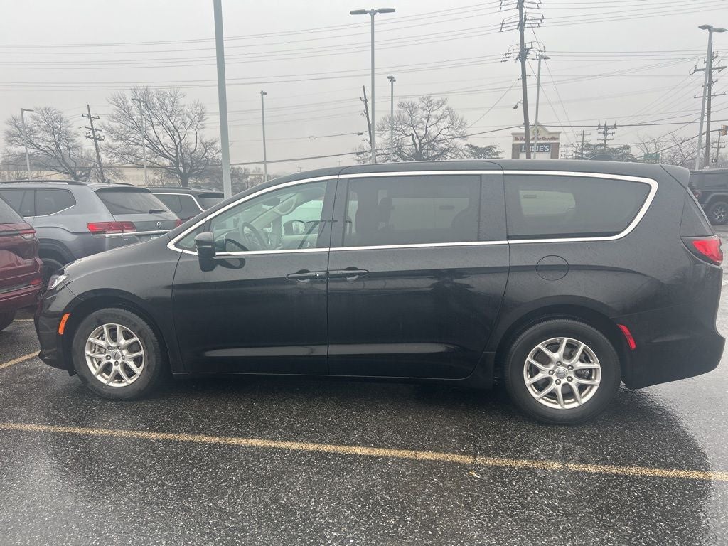 2024 Chrysler Pacifica Touring L W/ Blindspot