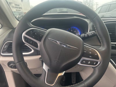 2024 Chrysler Pacifica Touring L W/ Blindspot