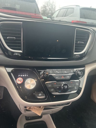 2024 Chrysler Pacifica Touring L W/ Blindspot