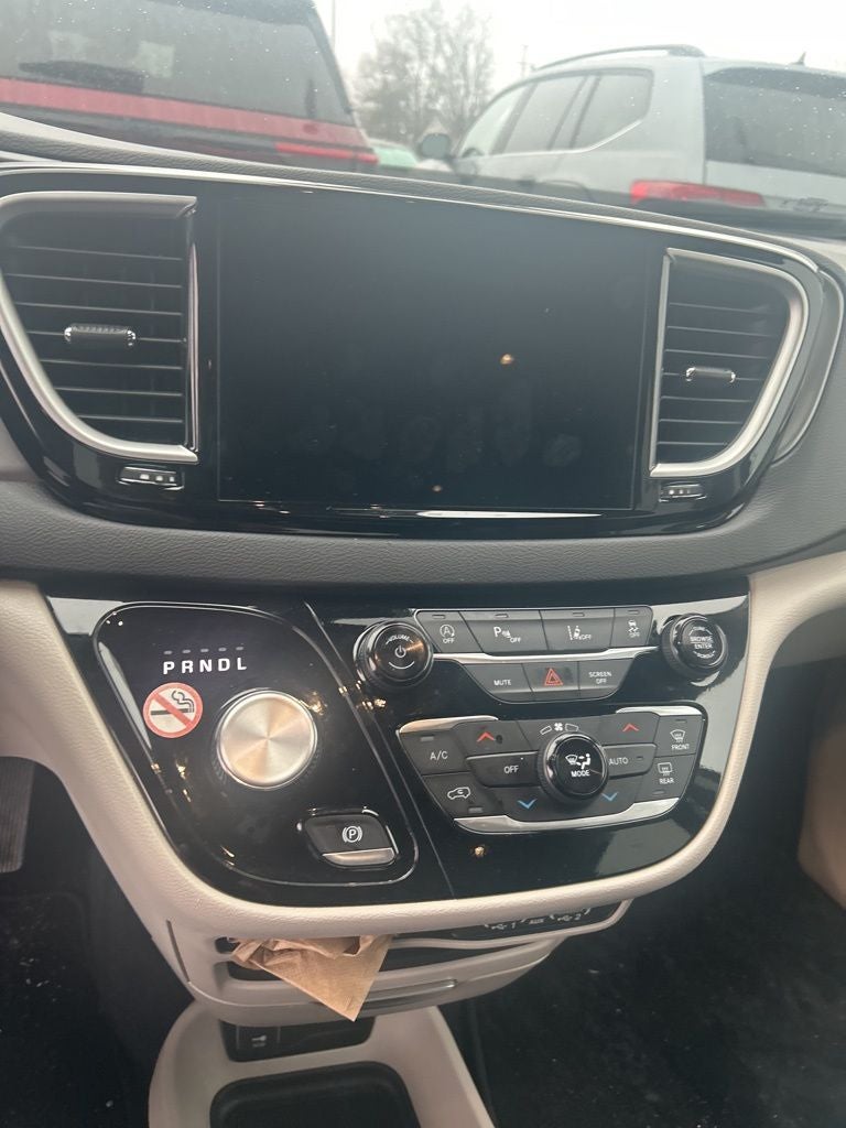 2024 Chrysler Pacifica Touring L W/ Blindspot