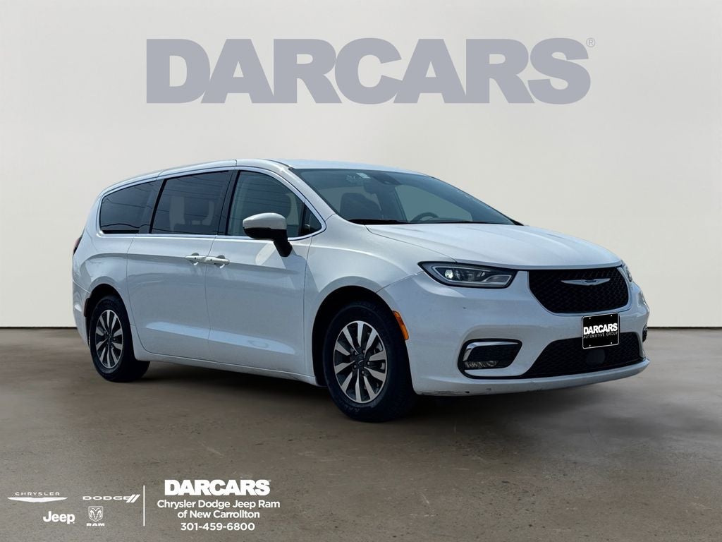 2023 Chrysler Pacifica Hybrid Touring L w/ APPLE CARPLAY