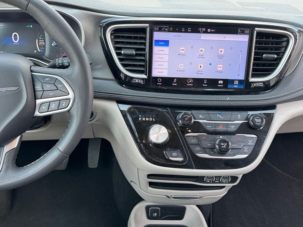 2023 Chrysler Pacifica Hybrid Touring L w/ APPLE CARPLAY