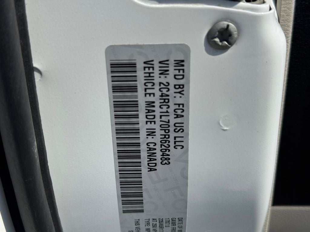 2023 Chrysler Pacifica Hybrid Touring L w/ APPLE CARPLAY