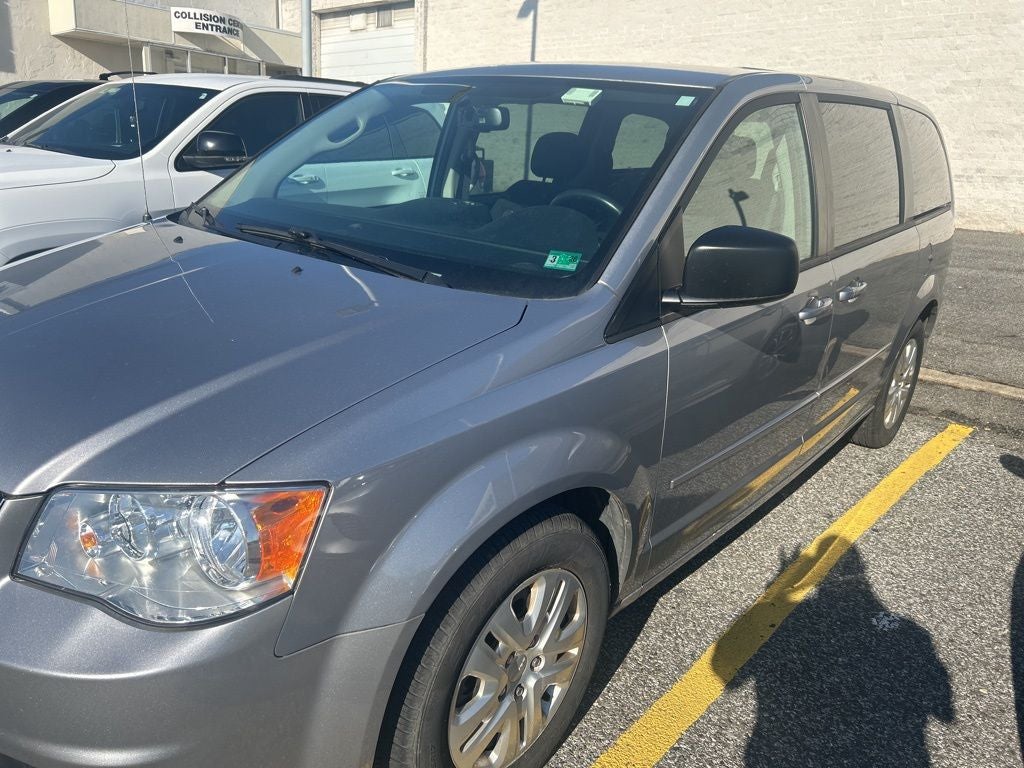 2017 Dodge Grand Caravan SE w/ Bluetooth