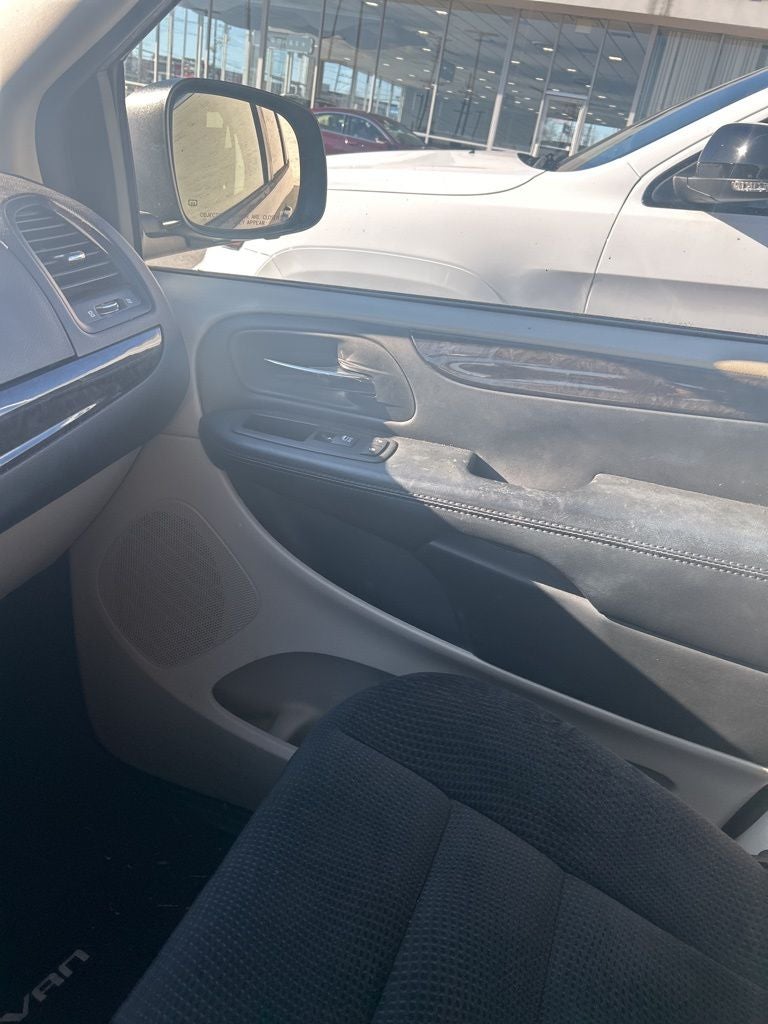 2017 Dodge Grand Caravan SE w/ Bluetooth