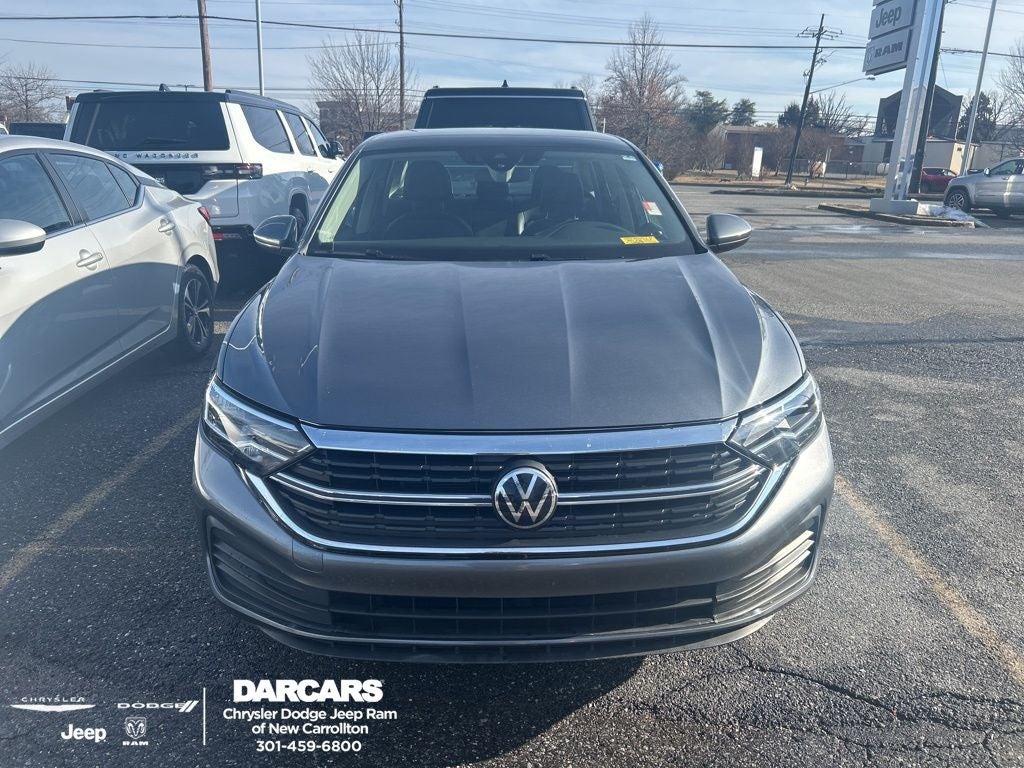 2024 Volkswagen Jetta 1.5T SE w/ 8 spd auto Trans