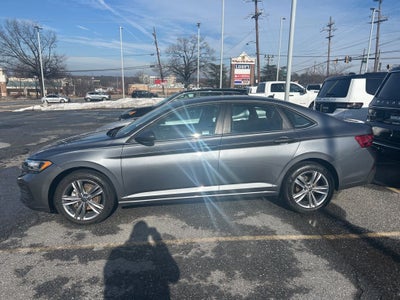 2024 Volkswagen Jetta 1.5T SE w/ 8 spd auto Trans