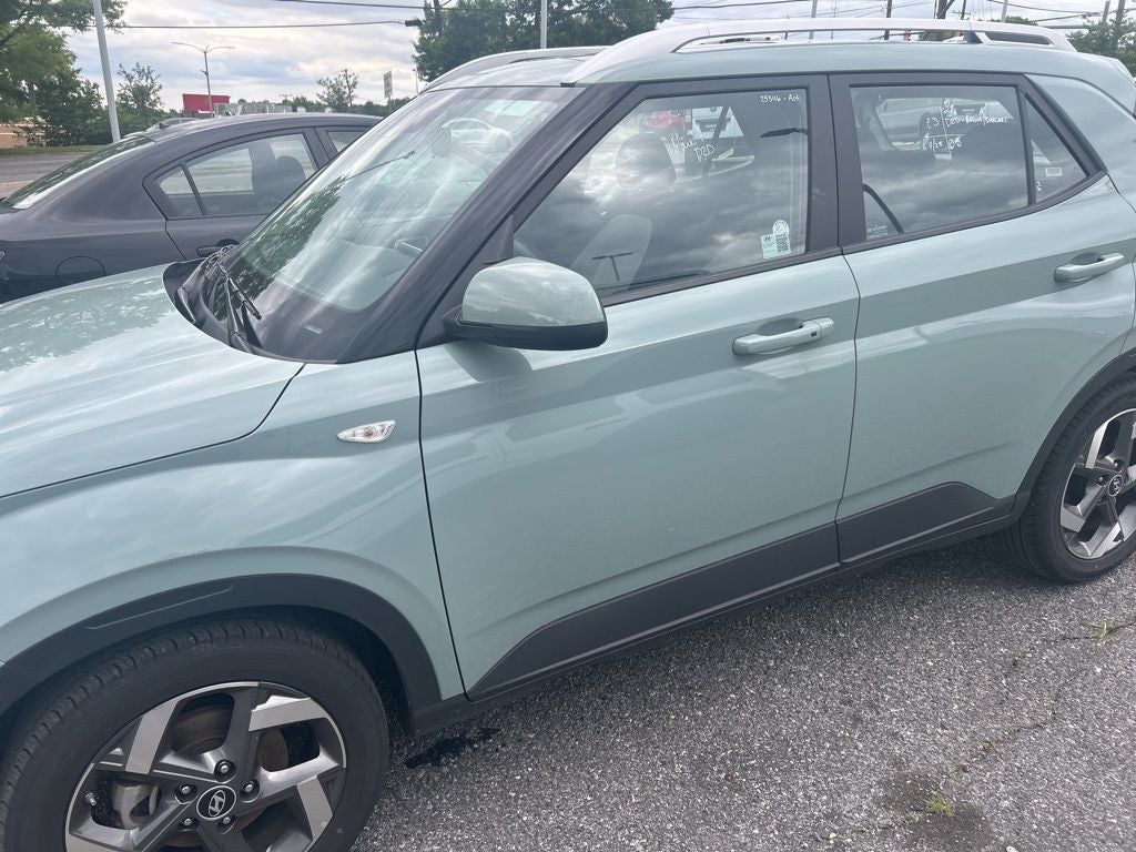 2025 Hyundai Venue SEL W/ Option Group 01