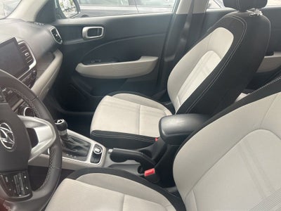 2025 Hyundai Venue SEL W/ Option Group 01