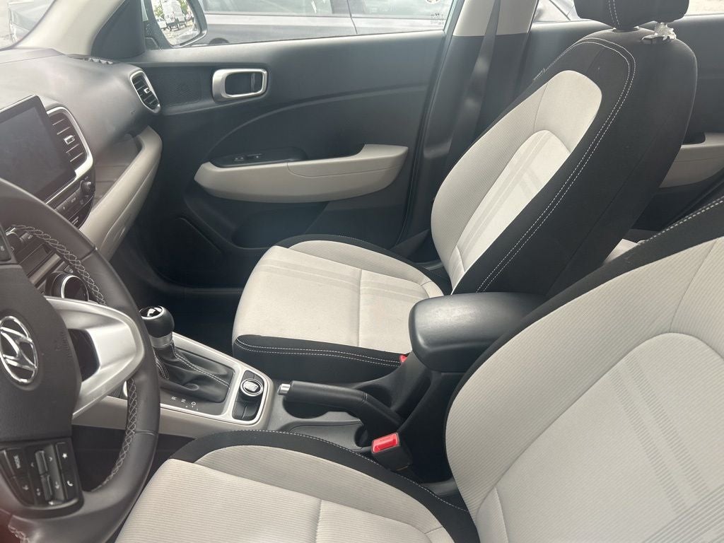 2025 Hyundai Venue SEL W/ Option Group 01